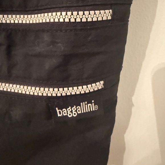Baggallini Bag Black Nylon Crossbody Bag Triple Zip Travel Purse - Picture 2 of 8